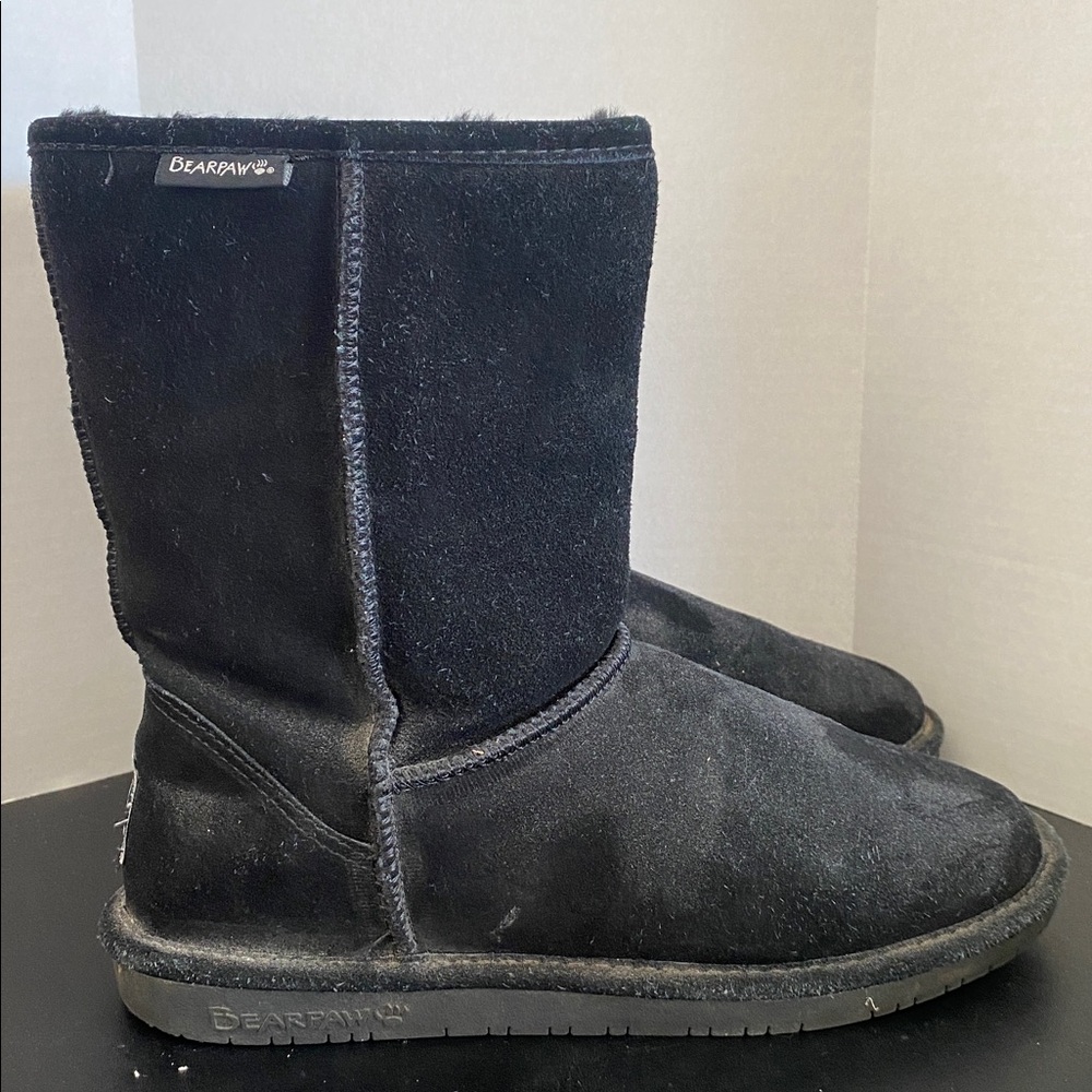 Women’s Bear-paw Emma Short Black Suede Boots Size 10